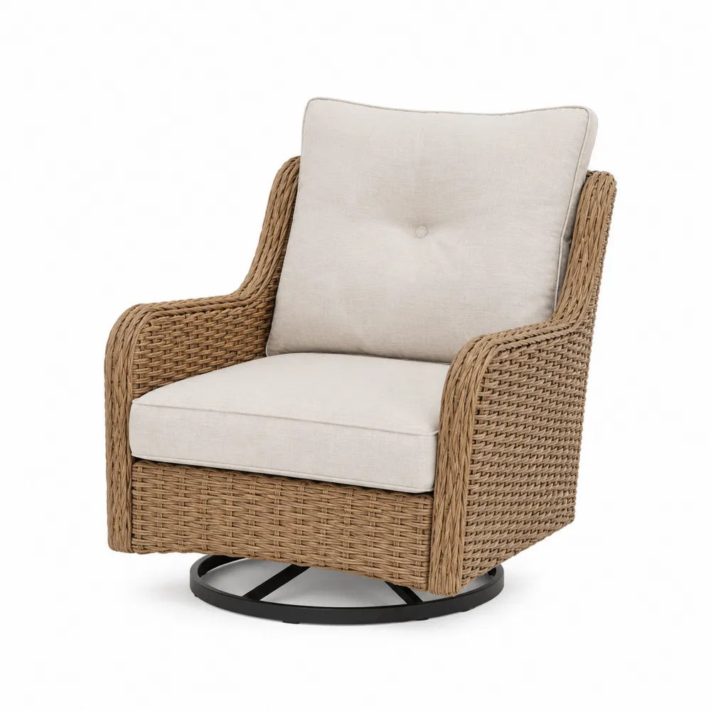 Drehbarer Stuhl aus Polyrattan mit beigen Kissen